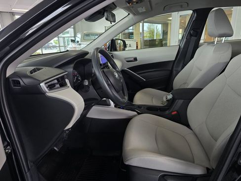 Used 2023 Toyota Corolla Cross L image 18