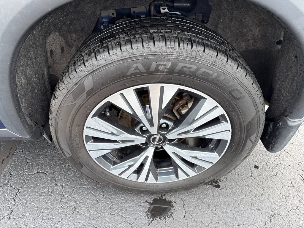 Used 2023 Nissan Rogue SV AWD/4WD image 23
