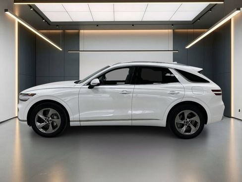 Used 2026 Genesis GV70 2.5T Select image 3