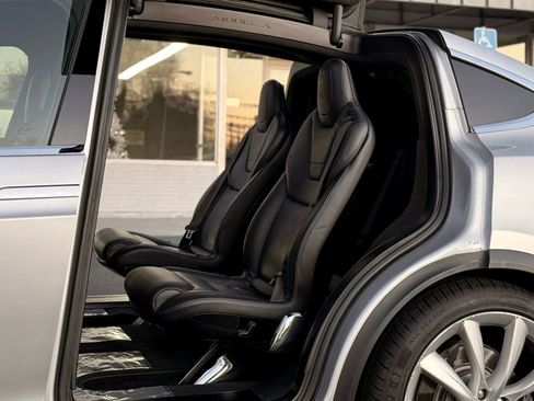 Used 2016 Tesla Model X Performance image 19