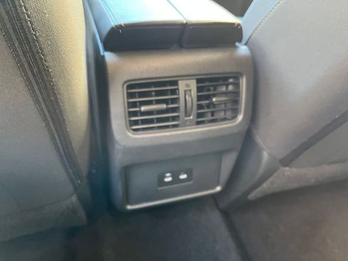 Used 2025 Nissan Rogue SV image 24