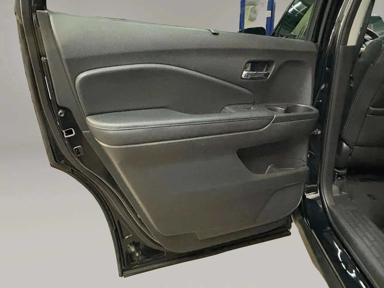 Used 2016 Honda Pilot Touring image 32