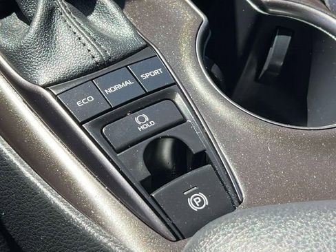 Certified 2023 Toyota Camry SE AWD/4WD image 33