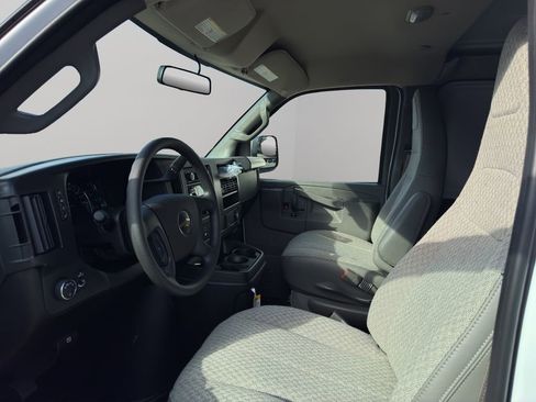 New 2025 Chevrolet Express 3500 w/ Driver Convenience Package image 11