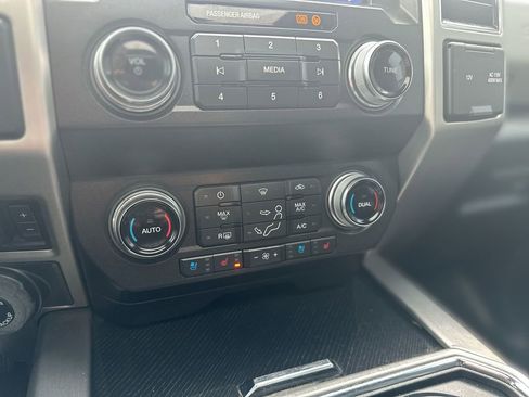 Used 2021 Ford F250 Platinum w/ FX4 Off-Road Package image 18