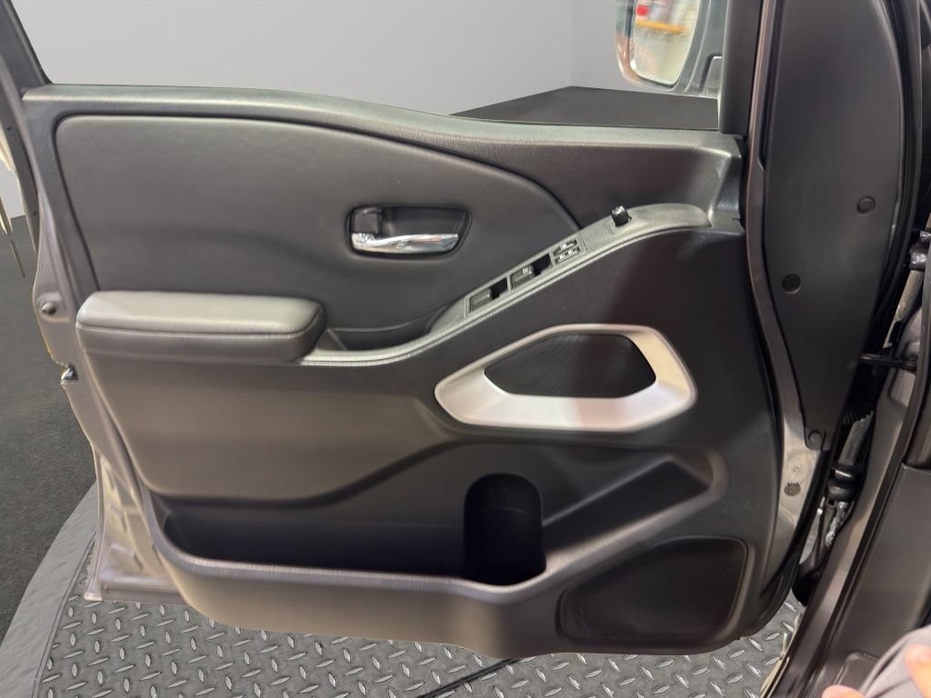 Used 2022 Nissan Frontier SV AWD/4WD image 15