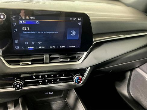 Used 2025 Chevrolet Equinox LT image 24