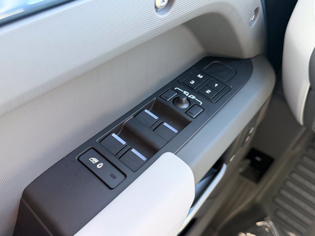 New 2026 Land Rover Defender 110 S AWD/4WD image 15