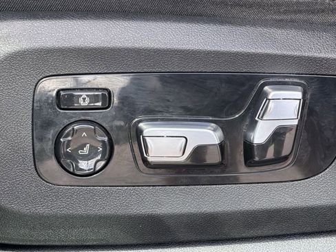 Used 2025 BMW X5 sDrive40i w/ Climate Comfort Package RWD image 29