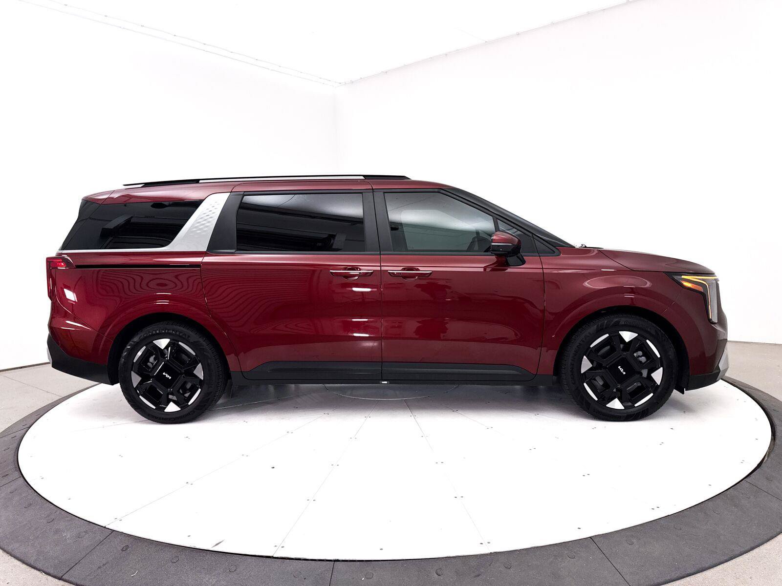 Certified 2026 Kia Carnival EX FWD image 42
