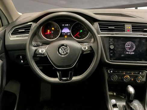 Used 2021 Volkswagen Tiguan SE AWD/4WD image 5