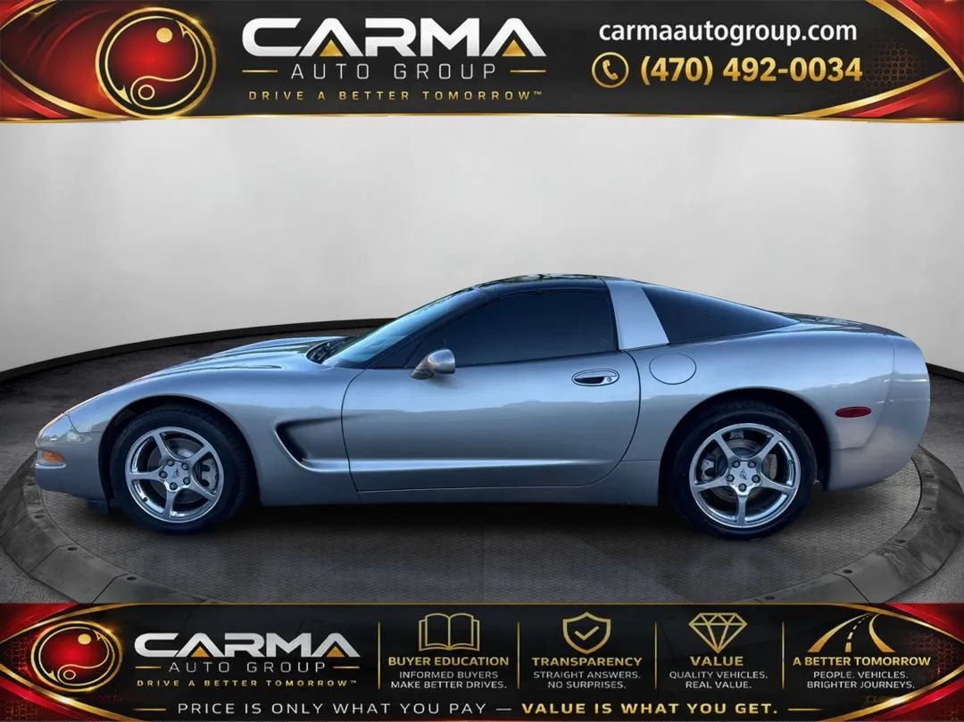 Used 2001 Chevrolet Corvette Coupe w/ Preferred Equipment Group2 RWD image 2