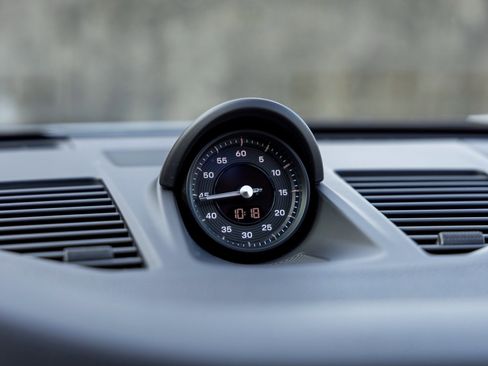 Used 2025 Porsche 911 Carrera image 34