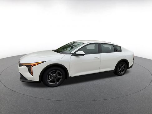 Used 2025 Kia K4 FWD image 8