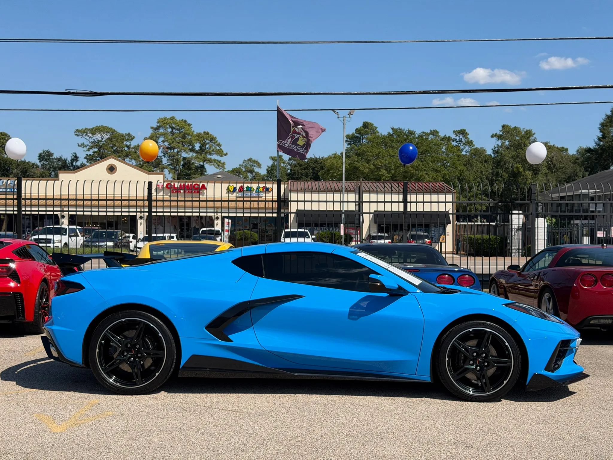 Used 2022 Chevrolet Corvette Stingray Coupe w/ 1LT RWD image 9