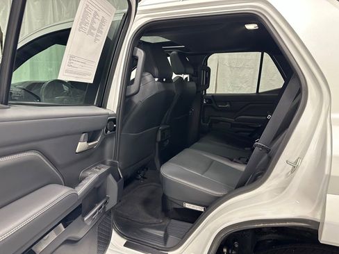Used 2025 Toyota 4Runner Limited AWD/4WD image 42