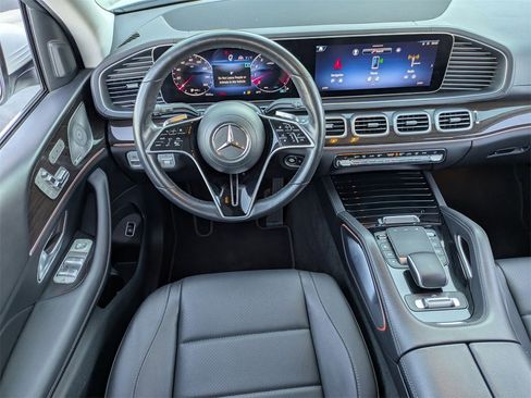 Used 2024 Mercedes-Benz GLS 450 4MATIC image 26
