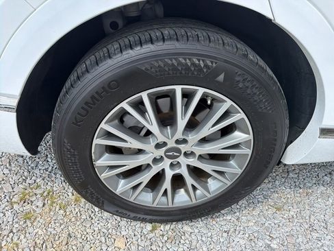 Used 2024 Genesis GV80 2.5T image 15