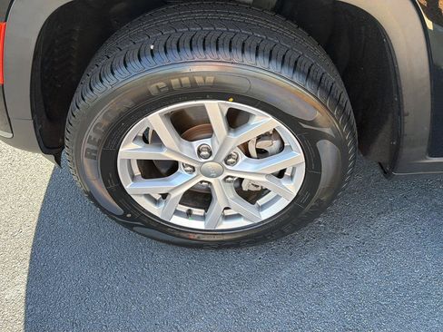 Used 2021 Jeep Grand Cherokee L Limited AWD/4WD image 39