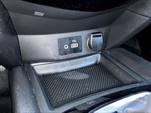 Used 2020 Nissan Rogue SV image 24