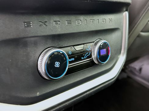 Used 2025 Ford Expedition Max Active image 28