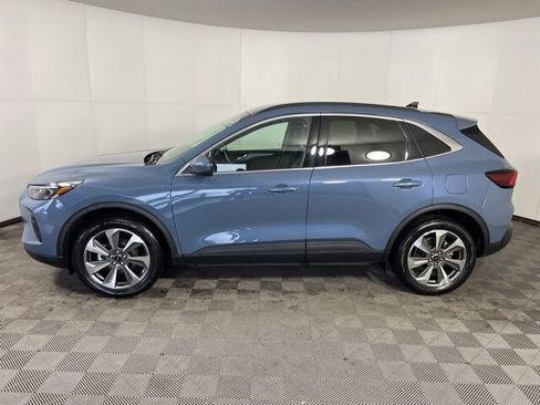 Certified 2025 Ford Escape Platinum image 4