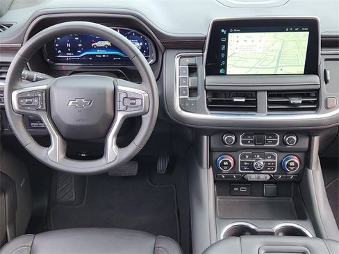 Used 2024 Chevrolet Tahoe Z71 w/ Luxury Package image 28