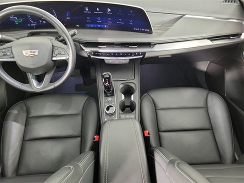 Certified 2025 Cadillac XT4 Premium Luxury image 15