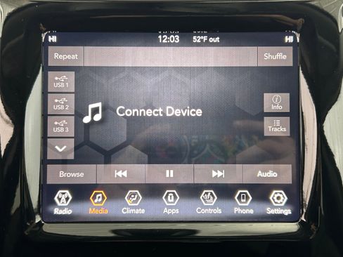 Used 2019 Jeep Cherokee Limited AWD/4WD image 6