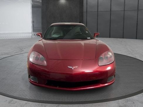 Used 2006 Chevrolet Corvette Coupe w/ Preferred Equipment Group RWD image 2