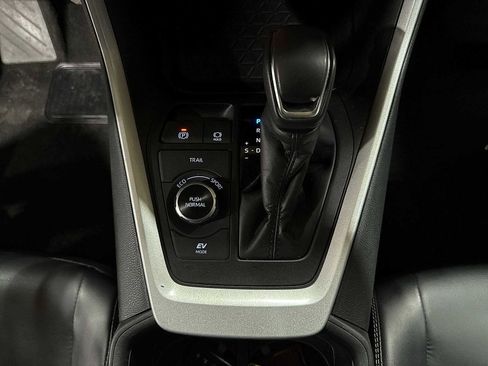 Certified 2024 Toyota RAV4 XLE Premium image 33