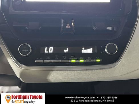 Used 2025 Toyota Corolla LE FWD image 27