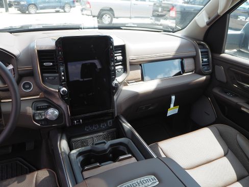 New 2025 RAM 1500 Limited image 21