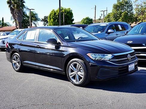 Used 2024 Volkswagen Jetta SE image 6