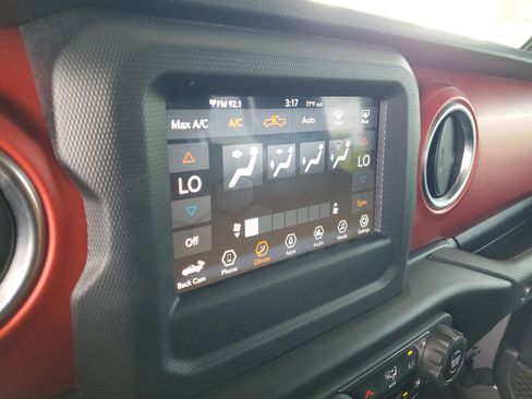 Used 2021 Jeep Gladiator Rubicon w/ Safety Group AWD/4WD image 26