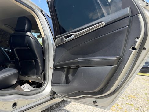 Used 2020 Ford Fusion SEL FWD image 27
