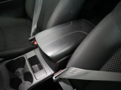 Used 2021 Nissan Rogue Sport S image 28