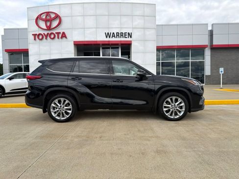 Used 2020 Toyota Highlander Limited AWD/4WD image 4