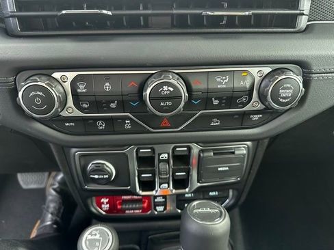 New 2025 Jeep Gladiator Rubicon w/ Convenience Group image 23