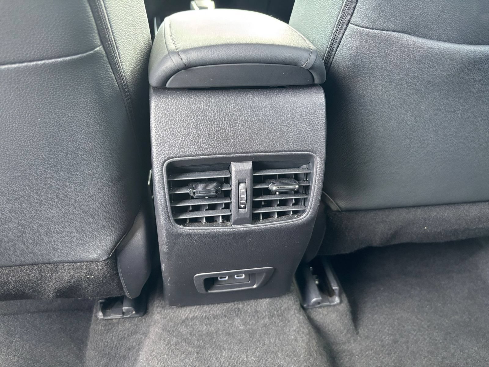 Used 2026 Toyota Corolla Cross XLE FWD image 22