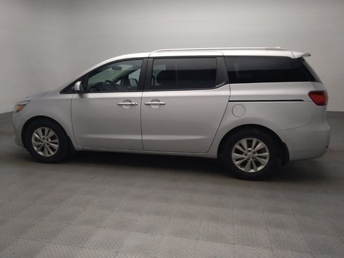 Used 2018 Kia Sedona LX w/ LX Essentials Premium Package FWD image 3