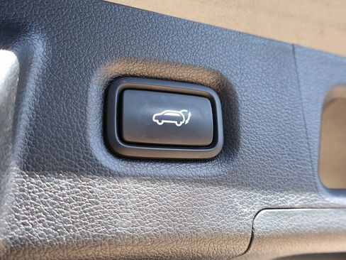 Used 2023 Hyundai Santa Fe SEL w/ Premium Package image 17