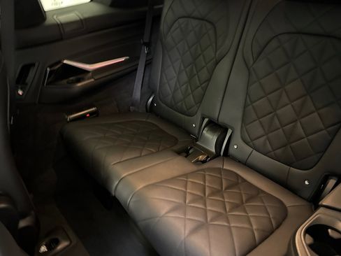 Used 2024 BMW X7 xDrive40i w/ M Sport Package AWD/4WD image 33
