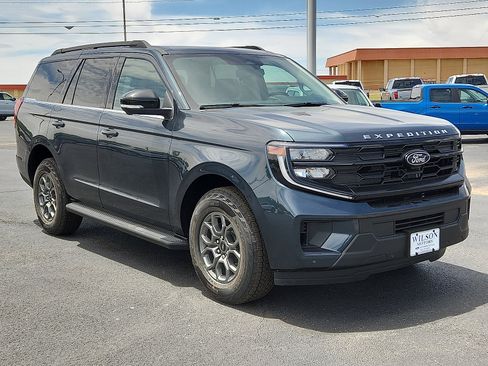 New 2026 Ford Expedition Active RWD image 6