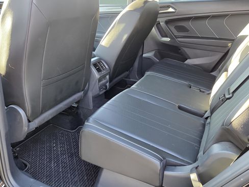 Used 2023 Volkswagen Tiguan SE R-Line image 10