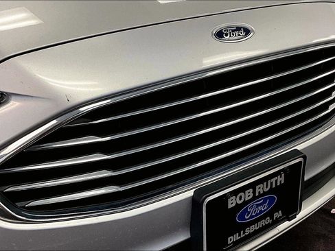 Used 2019 Ford Fusion SE image 29