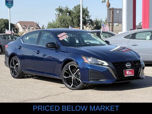 Used 2024 Nissan Altima 2.5 SR FWD image 2