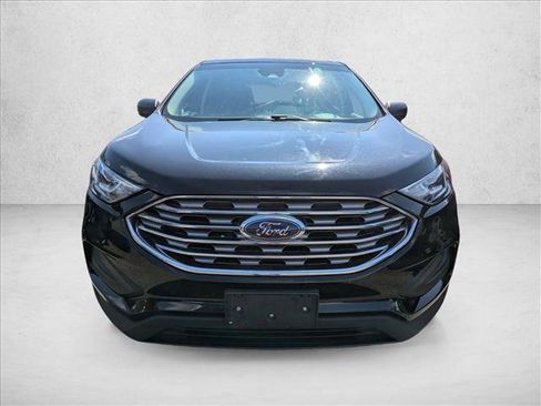 Used 2019 Ford Edge SE FWD image 2