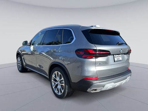 New 2026 BMW X5 xDrive40i w/ Premium Package image 3