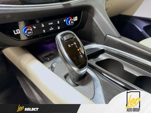 Used 2020 Buick Enclave Essence FWD image 19